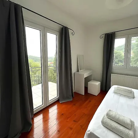 Live The Summer Dream At Cozy Retreat