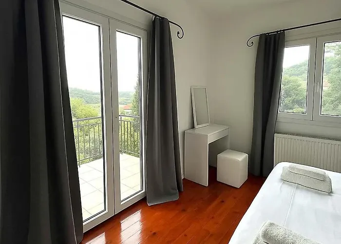 Live The Summer Dream At Cozy Retreat